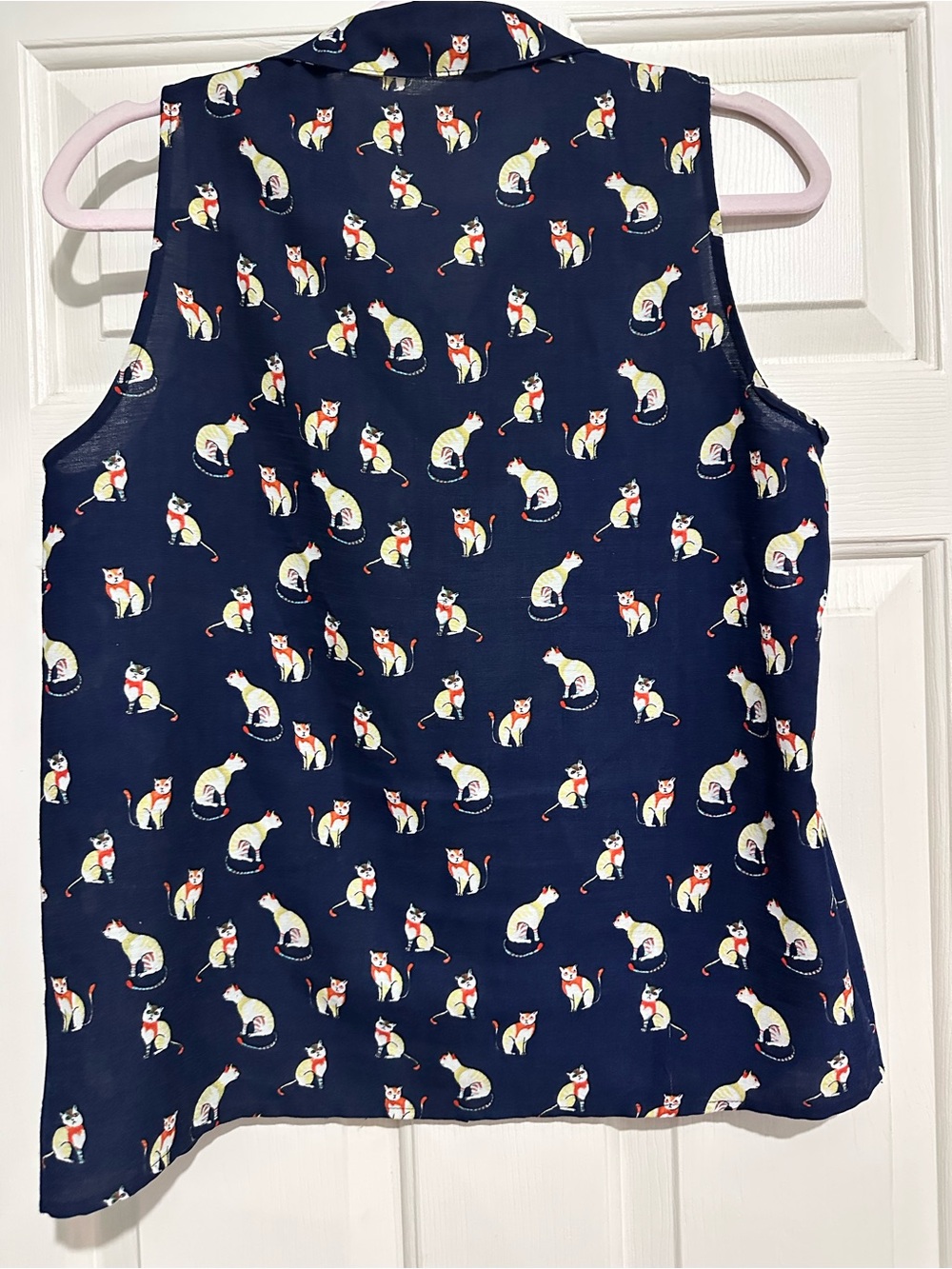 Navy Sleeveless Button-Front Top with Cat Print - Picture 4 of 8